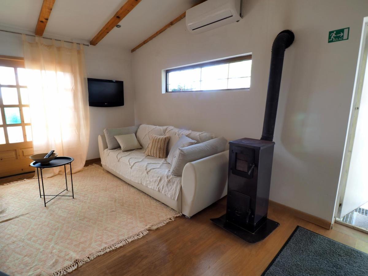 Guest House Sara Latin Ngoại thất bức ảnh